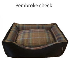 Load image into Gallery viewer, Classic Settee Dog Bed
